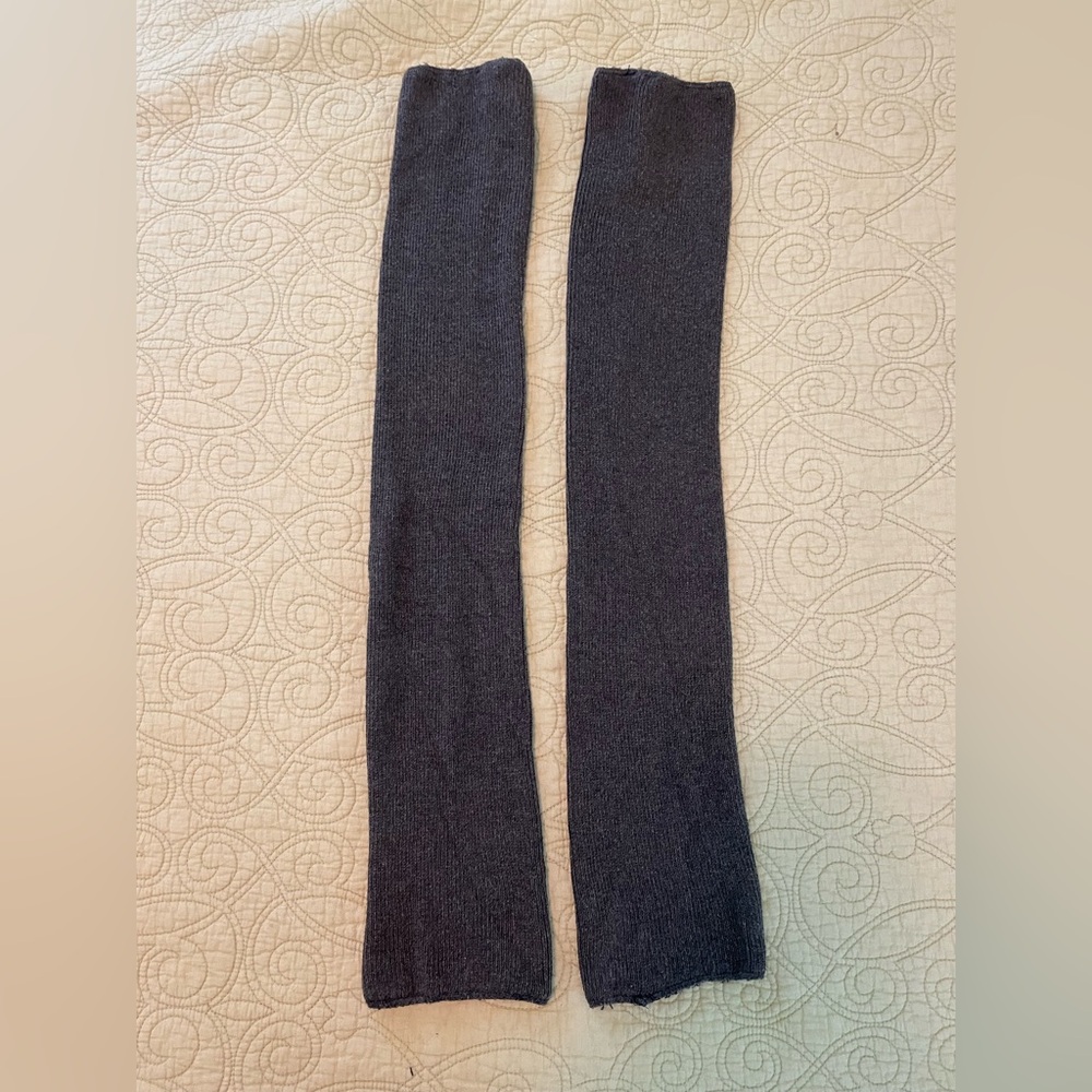 Gray knit leg warmers